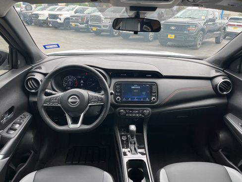 Used 2024 Nissan Kicks SR w/ SR Premium Package image 5