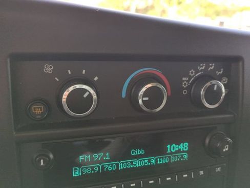 Used 2019 Chevrolet Express 3500 LT w/ LT Preferred Equipment Group RWD image 27