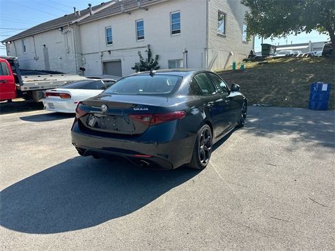 Used 2017 Alfa Romeo Giulia Ti w/ TI 19" Sport Package image 29