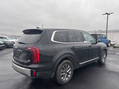 Used 2023 Kia Telluride LX AWD/4WD image 2