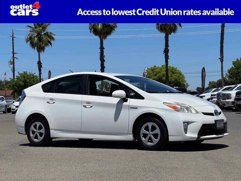 Used 2014 Toyota Prius Two FWD image 1