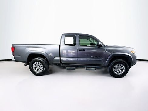Used 2018 Toyota Tacoma SR5 image 11