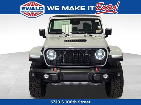 New 2026 Jeep Gladiator Mojave w/ Safety Group AWD/4WD image 19