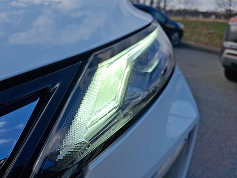 Certified 2025 Nissan Rogue SV image 9