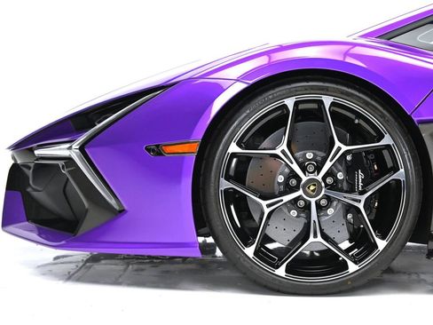 Used 2024 Lamborghini Revuelto AWD/4WD image 11