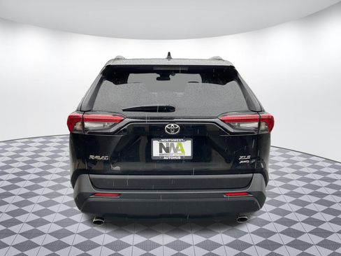 Used 2025 Toyota RAV4 XLE image 4