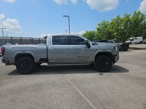 Used 2026 GMC Sierra 2500 Denali Ultimate AWD/4WD image 8