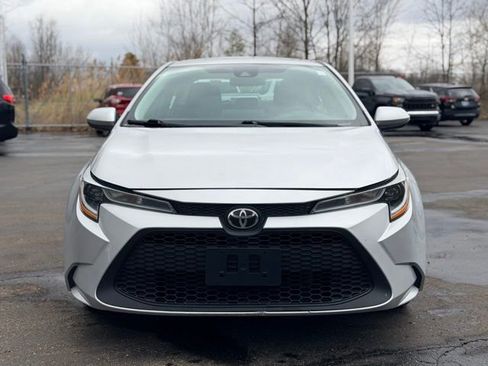 Used 2020 Toyota Corolla LE image 2