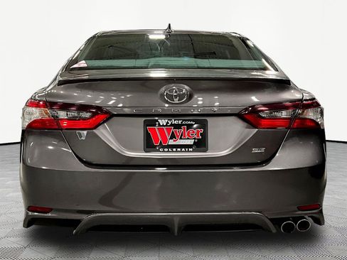 Used 2021 Toyota Camry SE FWD image 5