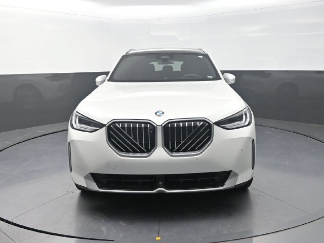 Used 2025 BMW X3 xDrive30i w/ Premium Package AWD/4WD image 5