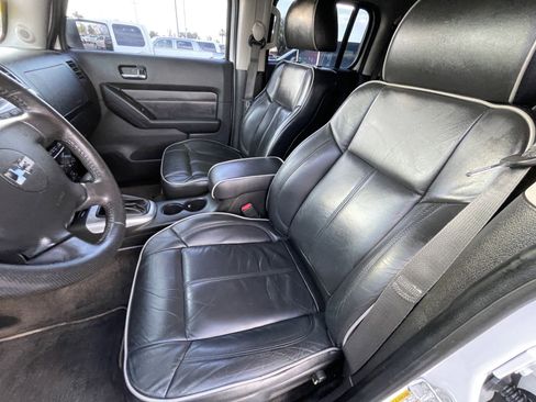 Used 2009 HUMMER H3 Luxury AWD/4WD image 16