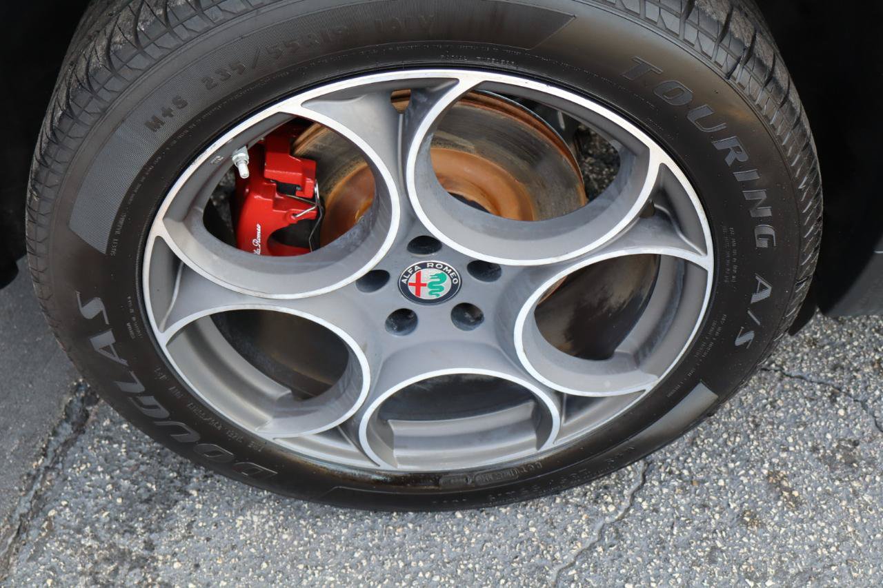 Used 2018 Alfa Romeo Stelvio AWD image 44