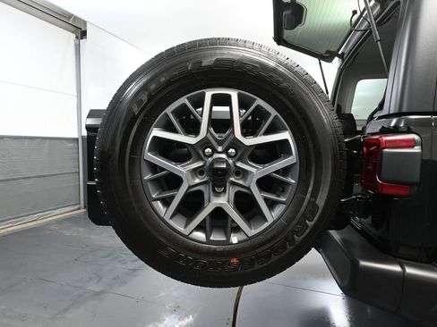 Used 2024 Jeep Wrangler Sahara AWD/4WD image 14