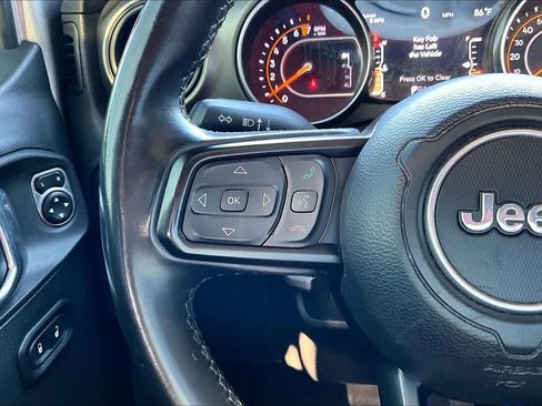 Used 2018 Jeep Wrangler Unlimited Sport S AWD/4WD image 19