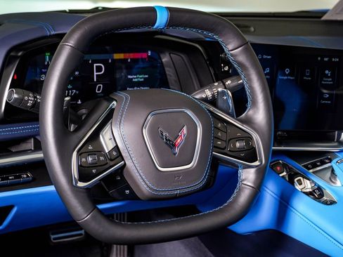 Used 2025 Chevrolet Corvette Stingray Premium Cpe w/ Z51 Performance Package RWD image 21