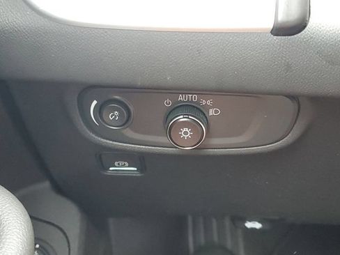 Certified 2024 GMC Terrain SLE w/ Driver Convenience Package FWD image 19