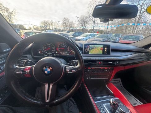 Used 2015 BMW X6 M image 25