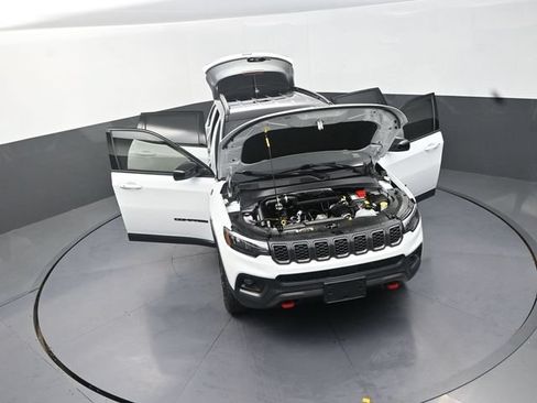 Used 2026 Jeep Compass Trailhawk AWD/4WD image 30