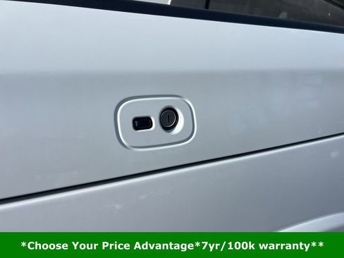 Used 2025 RAM 1500 Limited image 9