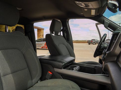 Used 2021 RAM 1500 Big Horn RWD image 11