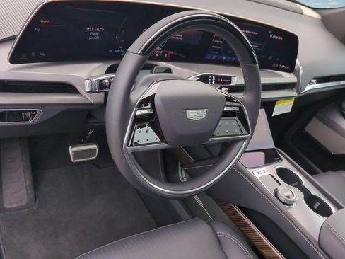 Certified 2026 Cadillac Vistiq Premium Luxury AWD/4WD image 7