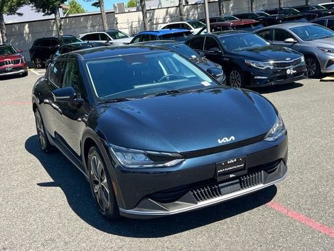 Certified 2024 Kia EV6 Light AWD/4WD image 5