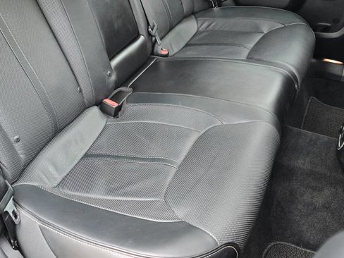 Used 2014 Chrysler 300 C image 82