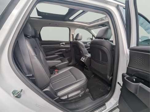 Certified 2023 Kia Sorento SX AWD/4WD image 34