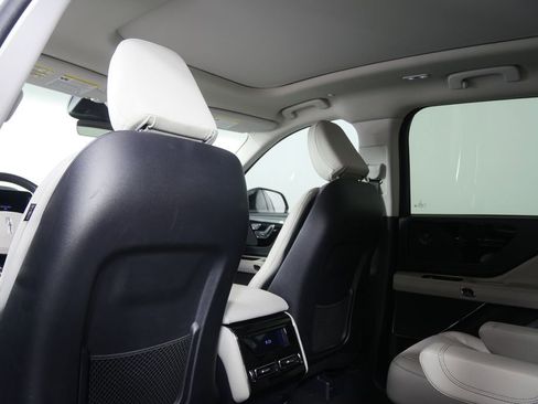 Used 2025 Lincoln Aviator Reserve w/ Jet Appearance Package RWD image 18