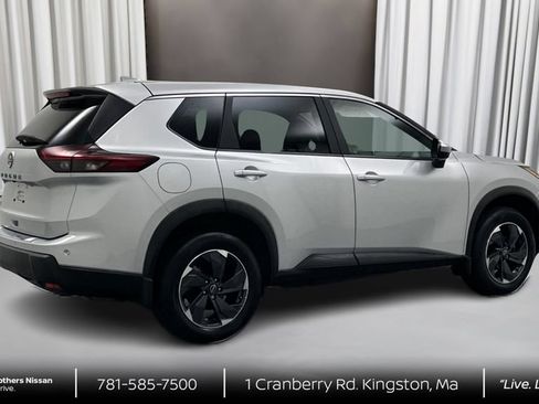 Certified 2025 Nissan Rogue SV AWD/4WD image 5