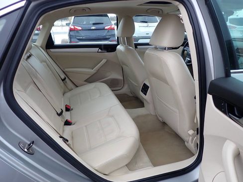 Used 2013 Volkswagen Passat 2.5 SE image 11
