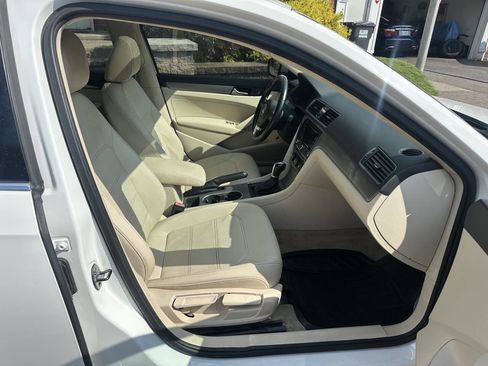 Used 2014 Volkswagen Passat TDI SE image 24