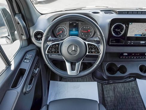 Used 2023 Mercedes-Benz Sprinter 2500 image 19