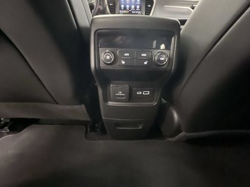 Certified 2022 GMC Acadia Denali w/ Denali Ultimate Package AWD/4WD image 22