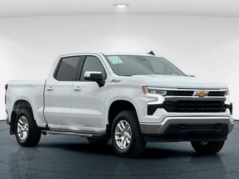 Used 2022 Chevrolet Silverado 1500 LT w/ Z71 Off-Road Package AWD/4WD image 6