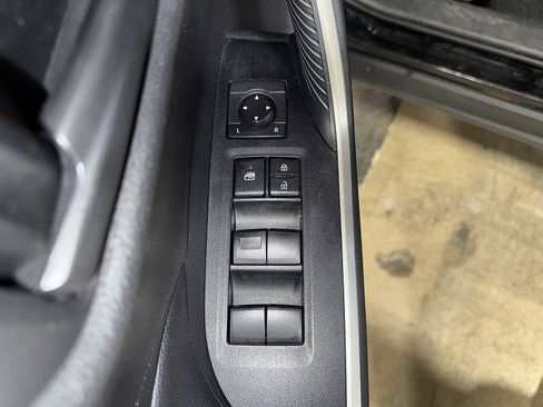 Used 2020 Toyota RAV4 LE image 22