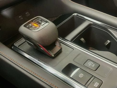 Used 2025 Nissan Pathfinder Rock Creek AWD/4WD image 17
