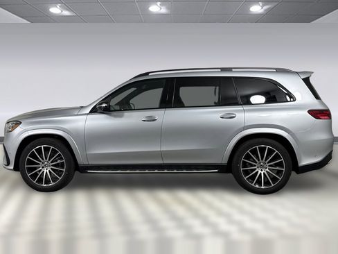 Used 2026 Mercedes-Benz GLS 450 4MATIC image 2