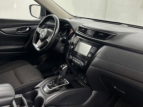 Used 2018 Nissan Rogue SV image 36