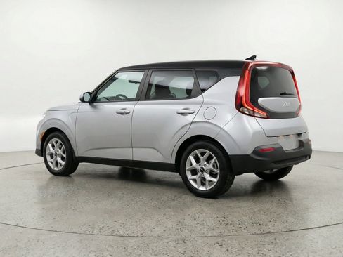 Used 2025 Kia Soul LX w/ LX Technology Package FWD image 6