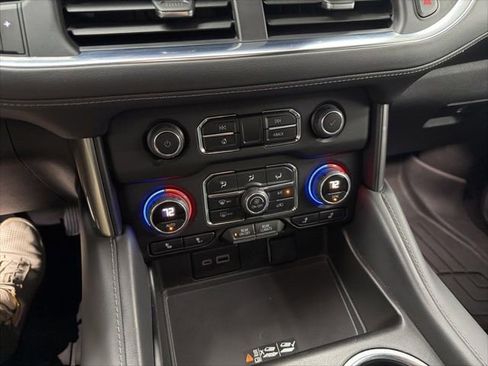 Used 2023 Chevrolet Suburban Z71 w/ Luxury Package image 13