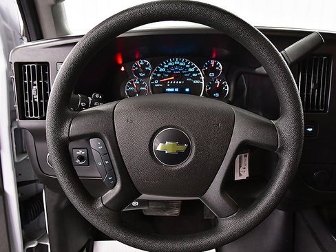 Used 2025 Chevrolet Express 3500 LT w/ LT Preferred Equipment Group image 15