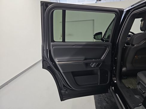 Used 2023 Rivian R1S Adventure AWD/4WD image 17