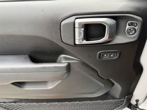 Used 2025 Jeep Wrangler Willys image 35