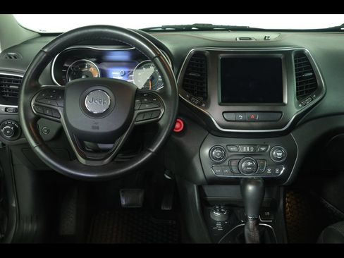 Used 2019 Jeep Cherokee Trailhawk AWD/4WD image 15