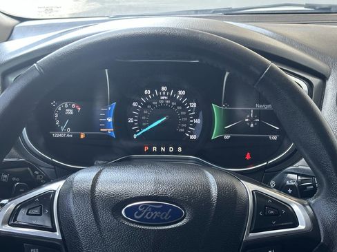 Used 2016 Ford Fusion Titanium FWD image 11