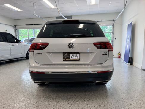 Used 2018 Volkswagen Tiguan SEL w/ 3rd Row Seat Package AWD/4WD image 7