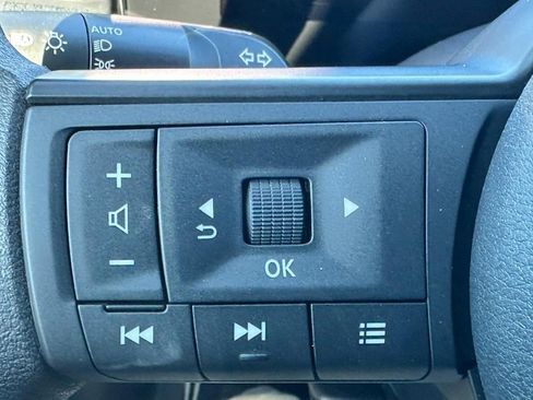 New 2026 Nissan Kicks SV image 11