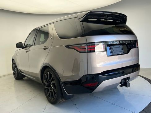 Used 2025 Land Rover Discovery Dynamic SE image 4