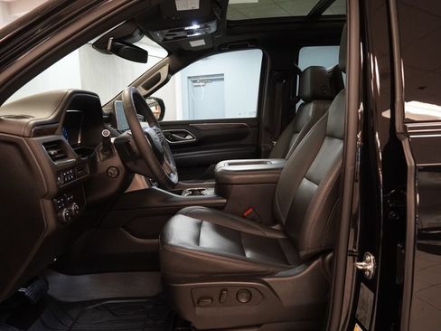 Used 2023 Chevrolet Tahoe Z71 w/ Luxury Package AWD/4WD image 6